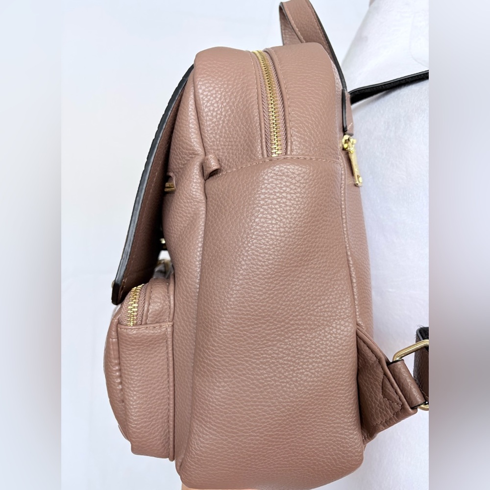 Steve Madden Faux Leather Mauve Backpack & Gold Accents Casual Women's Bag Sz M - Picture 2 of 15